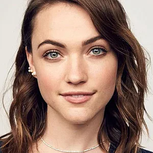 Violett Beane