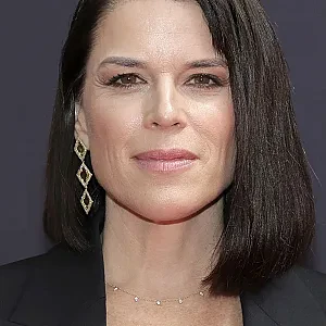 Neve Campbell
